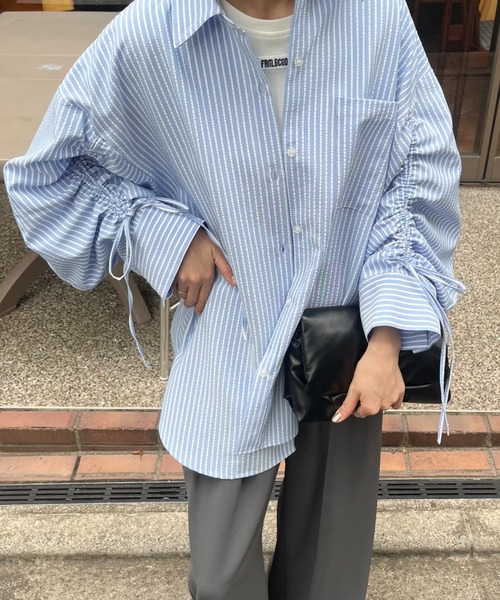 FREE'S MART(フリーズマート)の「◇袖シャーリングオーバーシャツ(シャツ/ブラウス・レディース・ブルー/ホワイト/ブルー系その他/ピンク・FREE)」の3枚目の写真