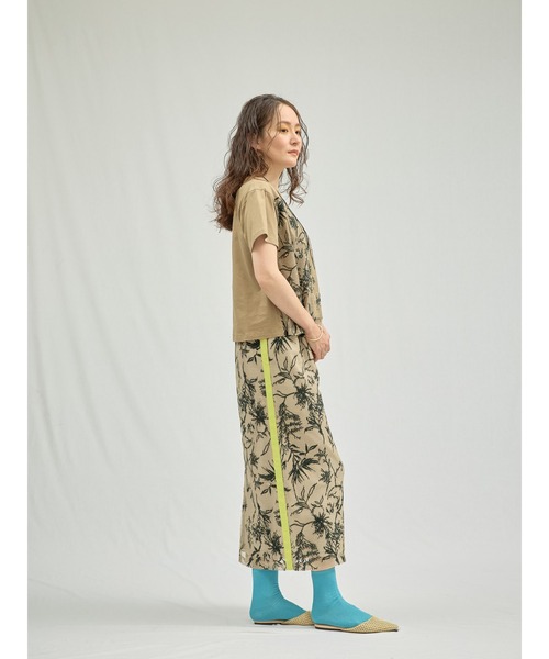 DOLLUPOOPS（ドールアップウップス）の「フロントボタニカルレーストップス（Tシャツ/カットソー・レディース・ベージュ/グリーン・38）」の4枚目の写真