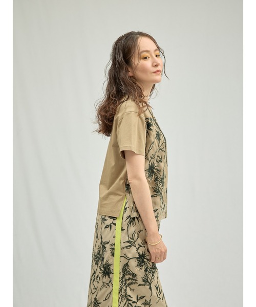 DOLLUPOOPS（ドールアップウップス）の「フロントボタニカルレーストップス（Tシャツ/カットソー・レディース・ベージュ/グリーン・38）」の14枚目の写真