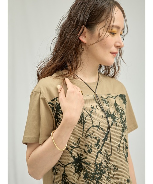 DOLLUPOOPS（ドールアップウップス）の「フロントボタニカルレーストップス（Tシャツ/カットソー・レディース・ベージュ/グリーン・38）」の17枚目の写真