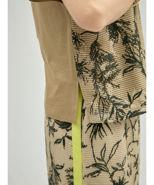 DOLLUPOOPS（ドールアップウップス）の「フロントボタニカルレーストップス（Tシャツ/カットソー・レディース・ベージュ/グリーン・38）」の18枚目の写真