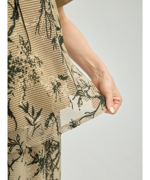 DOLLUPOOPS（ドールアップウップス）の「フロントボタニカルレーストップス（Tシャツ/カットソー・レディース・ベージュ/グリーン・38）」の20枚目の写真