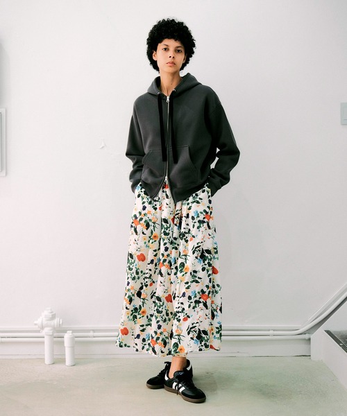 NOISE MAKER（ノイズメーカー）の「ボタニカル柄ガウチョパンツ【made in japan】（その他パンツ・レディース・オフホワイト/ブラック・36/38）」の9枚目の写真