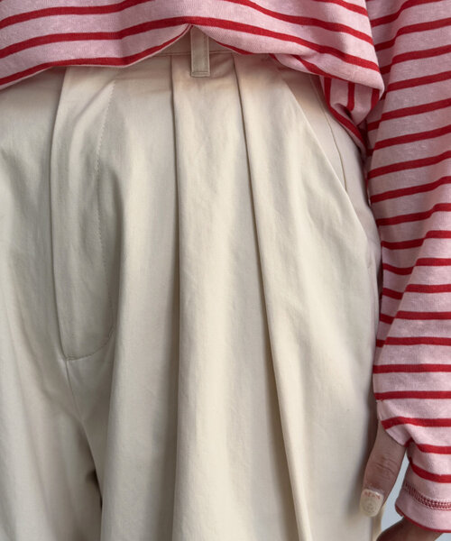 CPCM（シーピーシーエム）の「タックワイドチノパンツ（その他パンツ・レディース・ベージュ/アイボリー/ブラック・SMALL/MEDIUM/LARGE）」の9枚目の写真