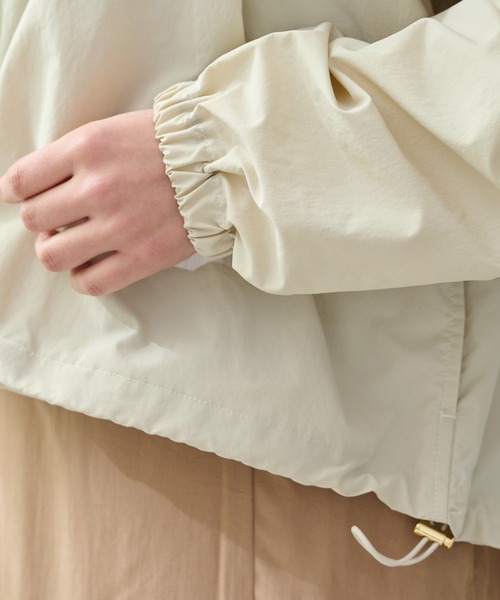 Arnold Palmer(アーノルドパーマー)の「花粉ガード ライト ノーカラー ブルゾン(ブルゾン・レディース・ライトベージュ/ブラック/ライトグリーン・S/L/M)」の18枚目の写真