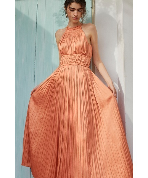 Estella.K(エステラケー)の「Adeline Pleaded Dress サテンランダムプリーツホルタードレス(ワンピース・レディース・スモークピンク/ブラック/ダークブルー/オレンジ/ブラウン・FREE)」の9枚目の写真
