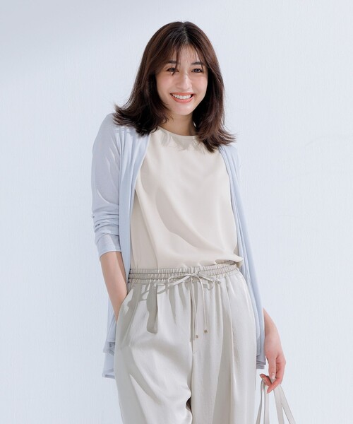 uncrave(アンクレイヴ)の「クールタッチツイル スリットブラウス(シャツ/ブラウス・レディース・ネイビー系/ライトグレー系/ブラック系・1/2)」の6枚目の写真