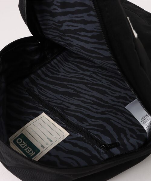 KENZO(ケンゾー)の「パテッド エンブロイド バックパック(バックパック/リュック・キッズ・ブラック系その他・ONE SIZE)」の3枚目の写真
