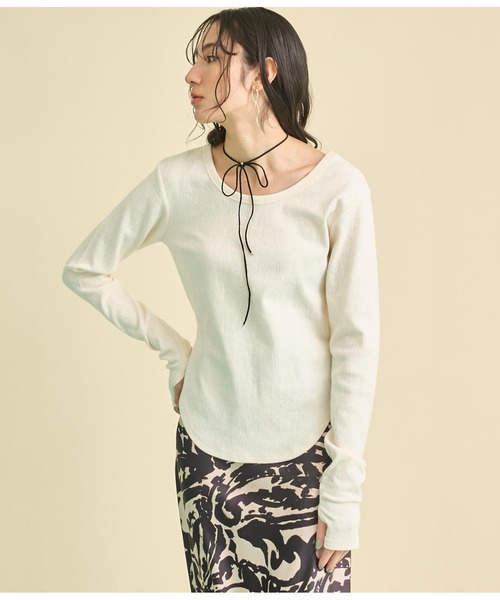 Settimissimo（セッティミッシモ）の「バックオープン ホックデザイン プルオーバー（Tシャツ/カットソー・レディース・ブラック/アイボリー・FREE）」の13枚目の写真