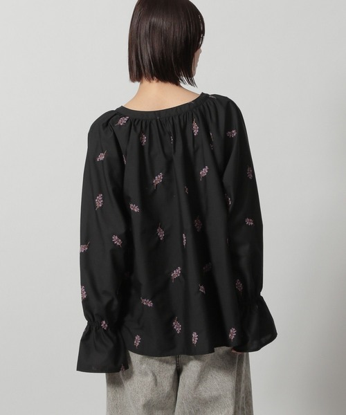 LAKOLE(ラコレ)の「フラワー刺繍ブラウス / 327798(シャツ/ブラウス・レディース・ライトブルー/ブラック/アイボリー・FREE)」の15枚目の写真