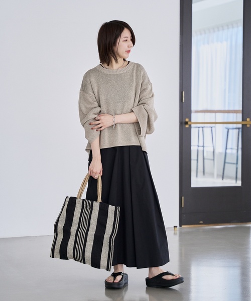 OOFOS(ウーフォス)の「《追加》OOFOS/ウーフォス Oomega(サンダル・レディース・ベージュ/ブラック・25cm/24cm/23cm)」の3枚目の写真