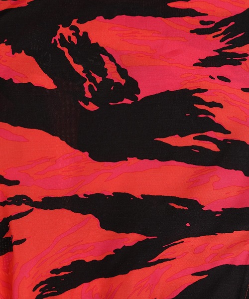 TAKAHIROMIYASHITATheSoloIst.（タカヒロミヤシタザソロイスト）の「hawaiian shorts.(tiger camouflage)（その他パンツ・メンズ・ブルー系その他/イエロー系その他/オレンジ系その他/レッド系その他/ブラック×ホワイト/グリーン系その他・48/46）」の13枚目の写真