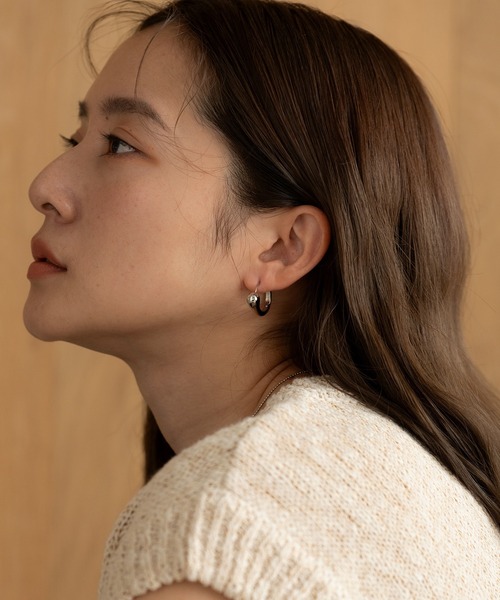 VATSURICA(バツリカ)の「〈LOINE〉金属アレルギー対応 / ステンレス / ニュアンス フープピアス(ピアス(両耳用)・レディース・シルバー/ゴールド・FREE)」の15枚目の写真
