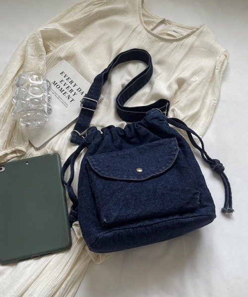 Mignonjour（ミニョンジュール）の「Mignonjour/デニム巾着バッグ M2720（ハンドバッグ・レディース・ライトブルー/ブラック/ブルー・FREE）」の3枚目の写真