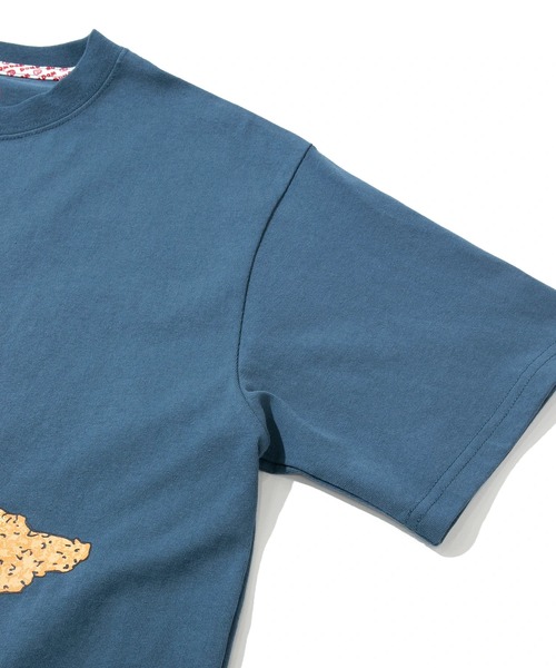 go slow caravan（ゴースローキャラバン）の「DOMDOM × gsc びたびたバターフィッシュ猫TEE（Tシャツ/カットソー・メンズ・ブルー/ホワイト・X-LARGE/LARGE/MEDIUM）」の17枚目の写真