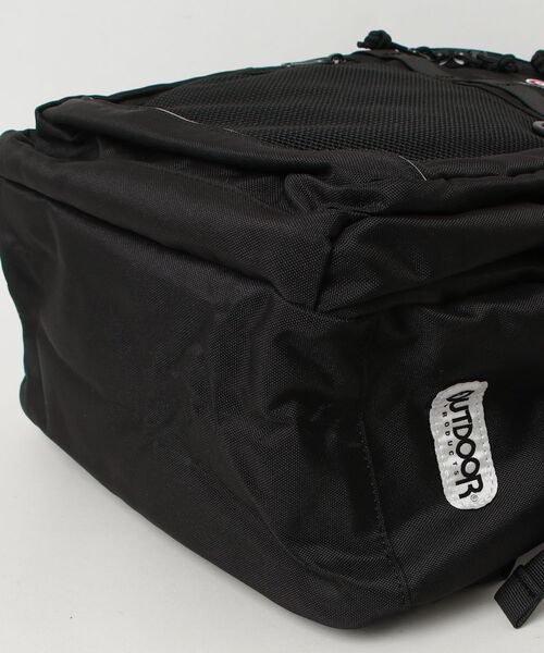 OUTDOOR PRODUCTS(アウトドアプロダクツ)の「アウトドア【OUTDOOR】バックパック 30L(バックパック/リュック・レディース・ブラック/ブラック×ホワイト/ライトグレー/レッド・フリ-)」の6枚目の写真