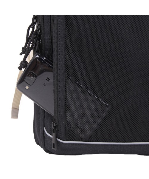 OUTDOOR PRODUCTS(アウトドアプロダクツ)の「アウトドア【OUTDOOR】バックパック 30L(バックパック/リュック・レディース・ブラック/ブラック×ホワイト/ライトグレー/レッド・フリ-)」の17枚目の写真