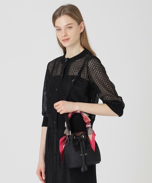 BLUE LABEL CRESTBRIDGE（ブルーレーベルクレストブリッジ）の「ナイロンスカーフミニコロン（ショルダーバッグ・レディース・ブラック/ピンク系その他3/ネイビー・FREE）」の4枚目の写真