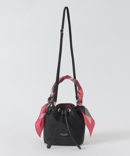 BLUE LABEL CRESTBRIDGE（ブルーレーベルクレストブリッジ）の「ナイロンスカーフミニコロン（ショルダーバッグ・レディース・ブラック/ピンク系その他3/ネイビー・FREE）」の6枚目の写真