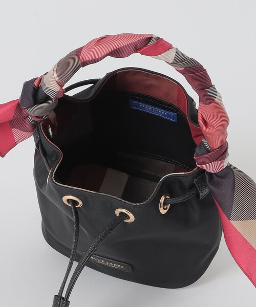 BLUE LABEL CRESTBRIDGE（ブルーレーベルクレストブリッジ）の「ナイロンスカーフミニコロン（ショルダーバッグ・レディース・ブラック/ピンク系その他3/ネイビー・FREE）」の8枚目の写真