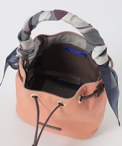 BLUE LABEL CRESTBRIDGE（ブルーレーベルクレストブリッジ）の「ナイロンスカーフミニコロン（ショルダーバッグ・レディース・ブラック/ピンク系その他3/ネイビー・FREE）」の15枚目の写真
