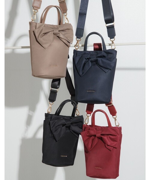 TOCCA(トッカ)の「RIBBON KNOT NYLON MULTI BAG ナイロンマルチバッグ(バックパック/リュック・レディース・レッド系/ベージュ系/ブラック系/ネイビー系/ライトグレー系・F)」の3枚目の写真