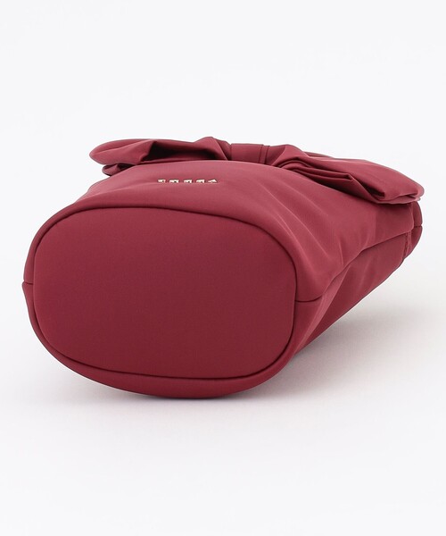 TOCCA(トッカ)の「RIBBON KNOT NYLON MULTI BAG ナイロンマルチバッグ(バックパック/リュック・レディース・レッド系/ベージュ系/ブラック系/ネイビー系/ライトグレー系・F)」の7枚目の写真