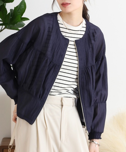 Anna Nicola(アンナニコラ)の「Anna Nicola ギャザーデザインシアーブルゾン 長袖(ブルゾン・レディース・ライトグリーン/ベージュ/ネイビー・38)」の13枚目の写真