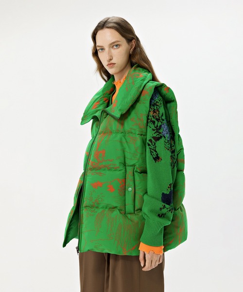 JNBY(ジェーエヌビーワイ)の「Small Bridges & Flowing Water Lines Quilted Down Vest / ダウンベスト(ベスト・レディース・グリーン系その他5・38)」の1枚目の写真