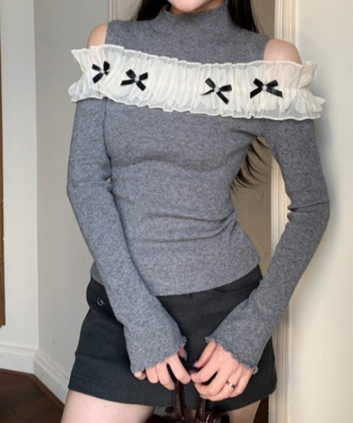 Dormiir(ドルミール)の「【Dormiir】オープンショルダーフリルリボントップス(Tシャツ/カットソー・レディース・アイボリー/ブラック/グレー・FREE)」の20枚目の写真