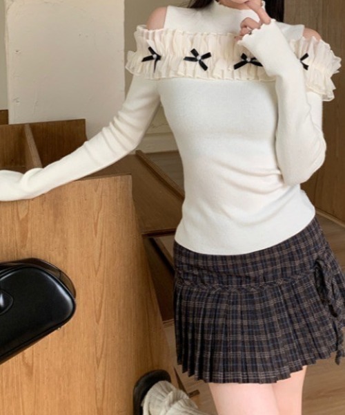 Dormiir(ドルミール)の「【Dormiir】オープンショルダーフリルリボントップス(Tシャツ/カットソー・レディース・アイボリー/ブラック/グレー・FREE)」の5枚目の写真