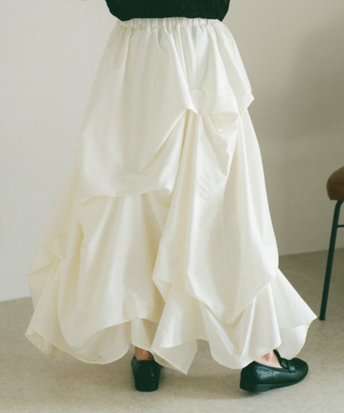 VANNIE U（ヴァニーユー）の「タックデザインスカート/SMサイズ展開（スカート・レディース・アイボリー/ブラック/グレー/ブラック系その他/ホワイト系その他・S/M）」の11枚目の写真