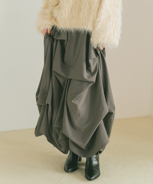 VANNIE U（ヴァニーユー）の「タックデザインスカート/SMサイズ展開（スカート・レディース・アイボリー/ブラック/グレー/ブラック系その他/ホワイト系その他・S/M）」の22枚目の写真