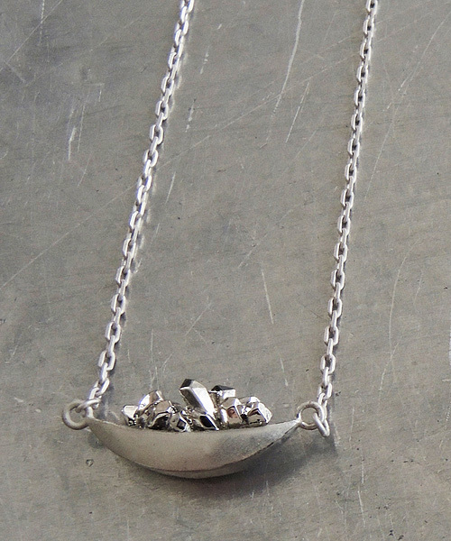 SCALA（スカラ）の「【SCALA/スカラ】原石ネックレス/made in JAPAN（日本製）（ネックレス・レディース・アンティークシルバー/アンティークゴールド・FREE）」の2枚目の写真