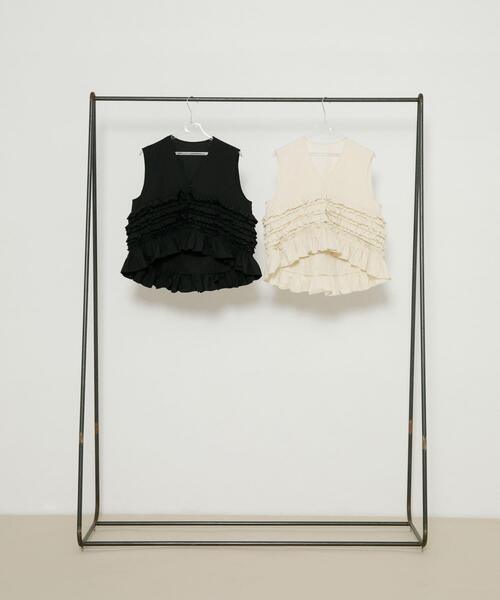 LAATO(ラート)の「frill no sleeve blouse(シャツ/ブラウス・レディース・オフホワイト/ブラック・FREE)」の15枚目の写真