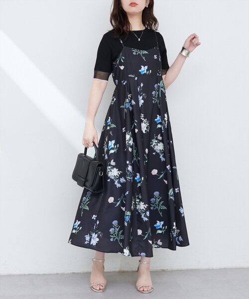 natural couture(ナチュラルクチュール)の「ガーデンフラワー柄フレアキャミワンピース(ワンピース・レディース・ピンク/ブラック/オフホワイト・FREE)」の1枚目の写真