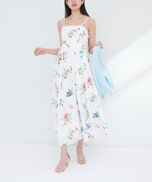 natural couture(ナチュラルクチュール)の「ガーデンフラワー柄フレアキャミワンピース(ワンピース・レディース・ピンク/ブラック/オフホワイト・FREE)」の7枚目の写真