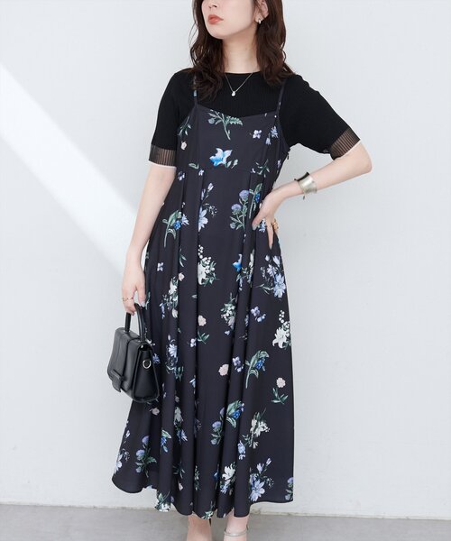 natural couture(ナチュラルクチュール)の「ガーデンフラワー柄フレアキャミワンピース(ワンピース・レディース・ピンク/ブラック/オフホワイト・FREE)」の12枚目の写真