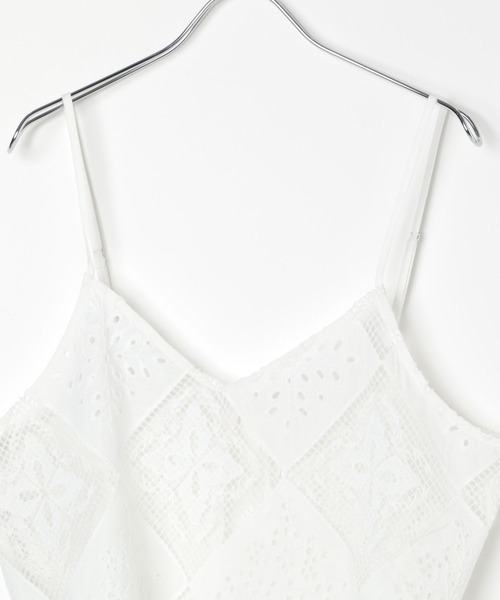 LEPSIM(レプシィム)の「パッチワークレースキャミブラウス 497443(シャツ/ブラウス・レディース・ブラック/オフホワイト・FREE)」の4枚目の写真