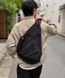 UNIVERSAL OVERALL(���j�o�[�T���I�[�o�[�I�[��)�́yUNIVERSAL OVERALL�z�ʒ������V�����_�[�o�b�O(�V�����_�[�o�b�O)