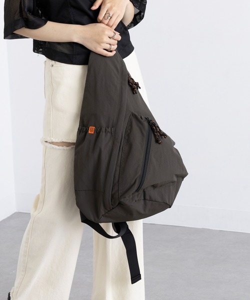 UNIVERSAL OVERALL（ユニバーサルオーバーオール）の「【UNIVERSAL OVERALL】別注ワンショルダーバッグ（ショルダーバッグ・レディース・カーキ/ブラック・FREE）」の12枚目の写真