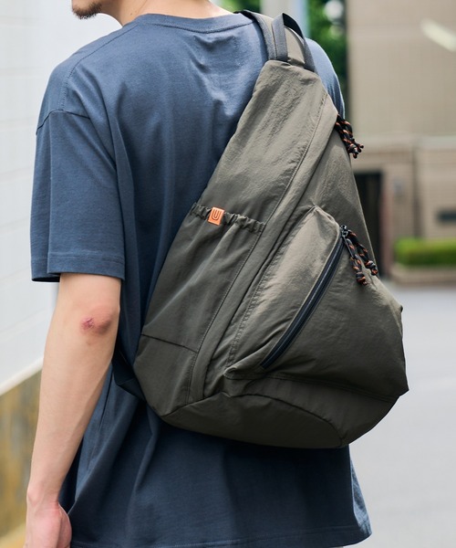 UNIVERSAL OVERALL（ユニバーサルオーバーオール）の「【UNIVERSAL OVERALL】別注ワンショルダーバッグ（ショルダーバッグ・レディース・カーキ/ブラック・FREE）」の20枚目の写真