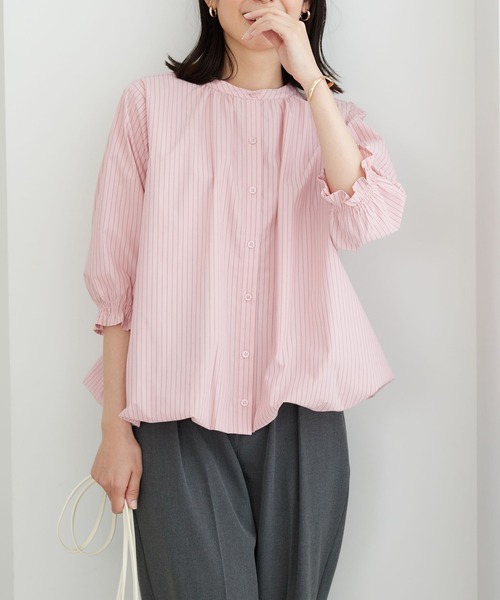 BELLUNA PLUS（ベルーナ）の「袖シャーリングバルーンブラウス（シャツ/ブラウス・レディース・イエロー/ブルー/ピンク・LARGE/MEDIUM/X-LARGE）」の3枚目の写真
