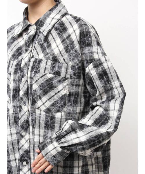GYDA（ジェイダ）の「processing checkered print looseシャツ（シャツ/ブラウス・レディース・ブラック/ネイビー/ブラウン・FREE）」の19枚目の写真
