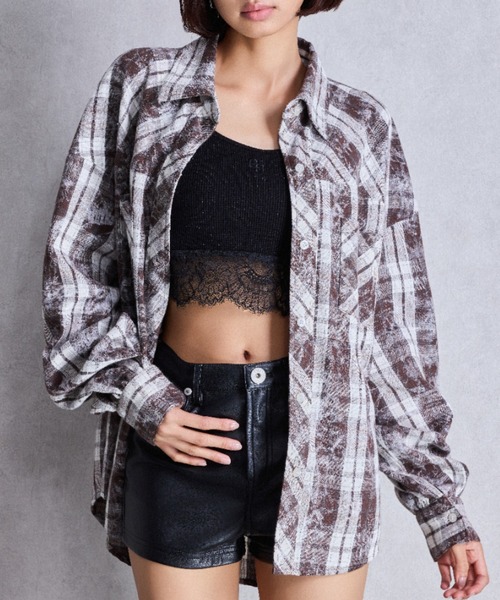 GYDA（ジェイダ）の「processing checkered print looseシャツ（シャツ/ブラウス・レディース・ブラック/ネイビー/ブラウン・FREE）」の3枚目の写真