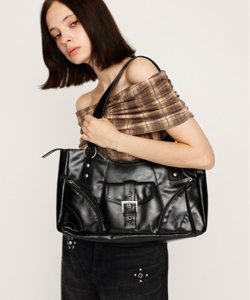 SLY（スライ）の「FRONT POCKET STUDS BAG フロントポケット スタッズ バッグ（ショルダーバッグ・レディース・ブラック/ライトブルー/ブラウン・FREE）」の15枚目の写真