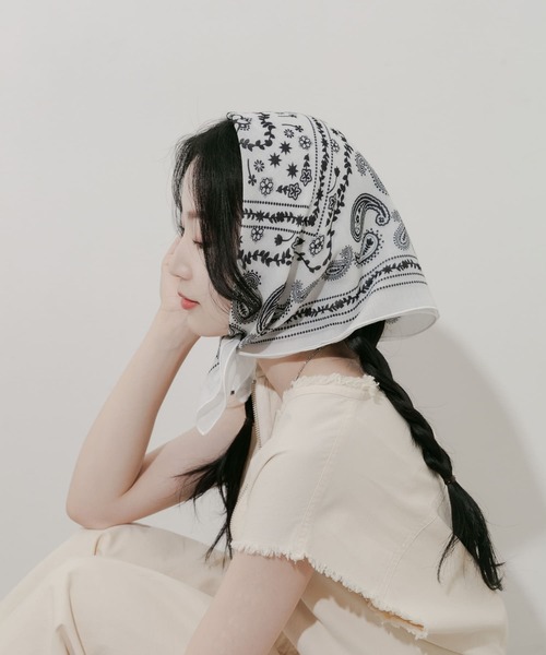 SMELLY（スメリー）の「ペイズリープリントスカーフ（バンダナ/スカーフ・レディース・ホワイト/ブラック・-）」の3枚目の写真