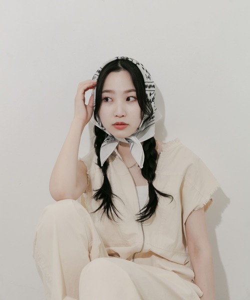 SMELLY（スメリー）の「ペイズリープリントスカーフ（バンダナ/スカーフ・レディース・ホワイト/ブラック・-）」の4枚目の写真