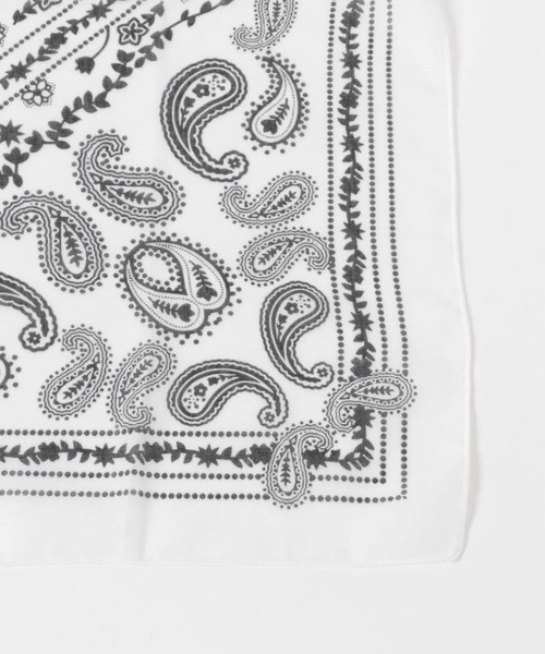 SMELLY（スメリー）の「ペイズリープリントスカーフ（バンダナ/スカーフ・レディース・ホワイト/ブラック・-）」の11枚目の写真