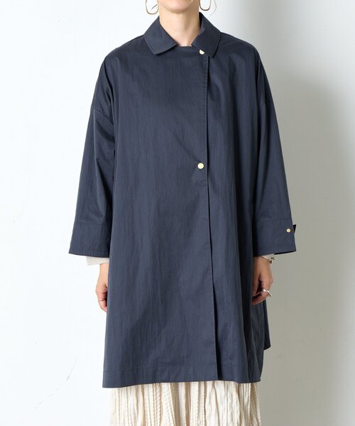 Jena espace merveilleux（ジェナ　エスパスメルヴェイユ）の「バックラッフルテントコート（ステンカラーコート・レディース・ネイビー/ベージュ・FREE）」の11枚目の写真